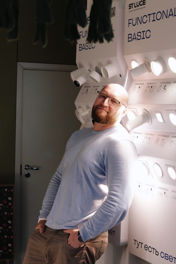 Кирилл Комаров в шоуруме LightLab